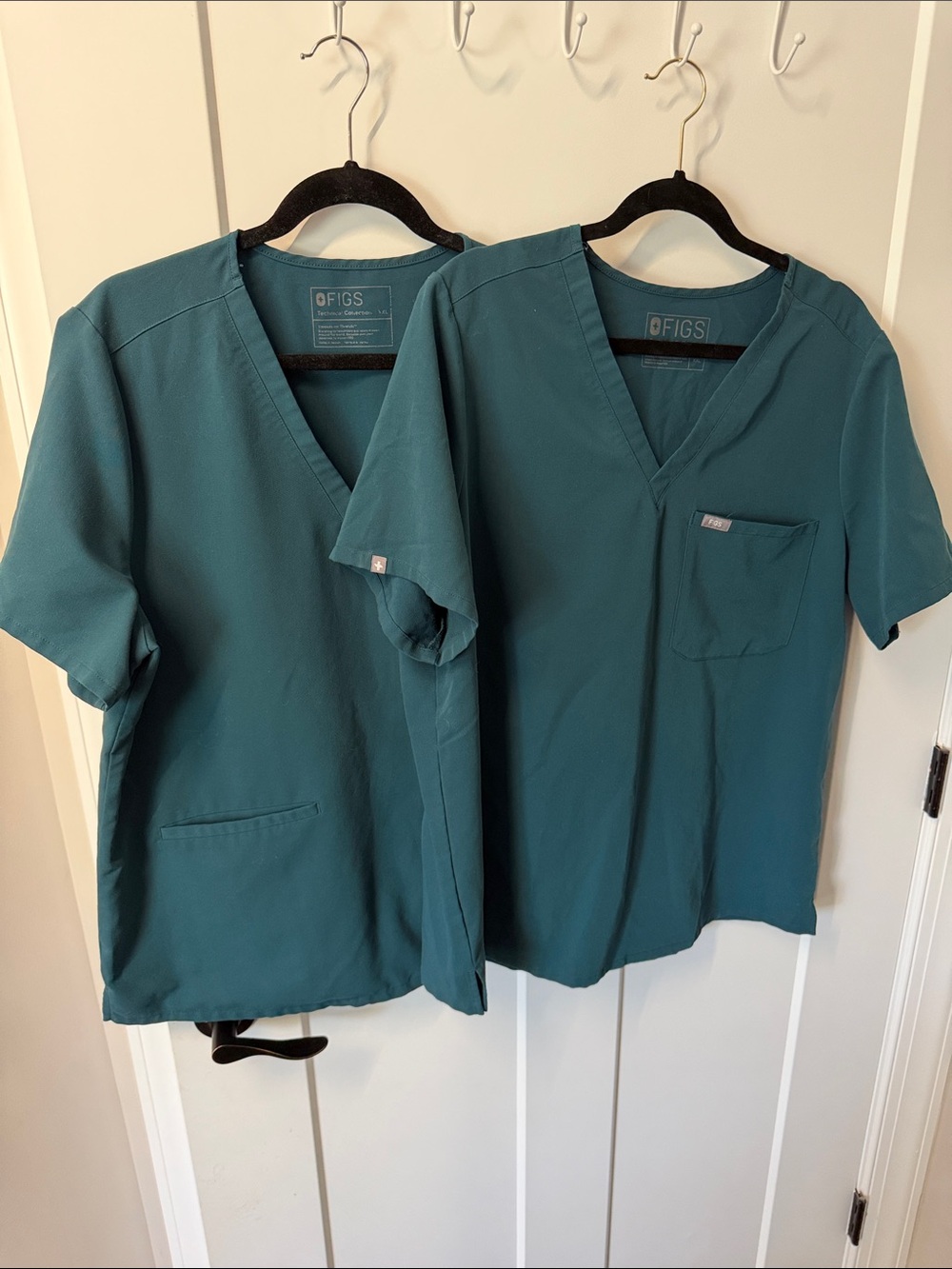 Figs Women's V-Neck Scrub Top in Teal Green